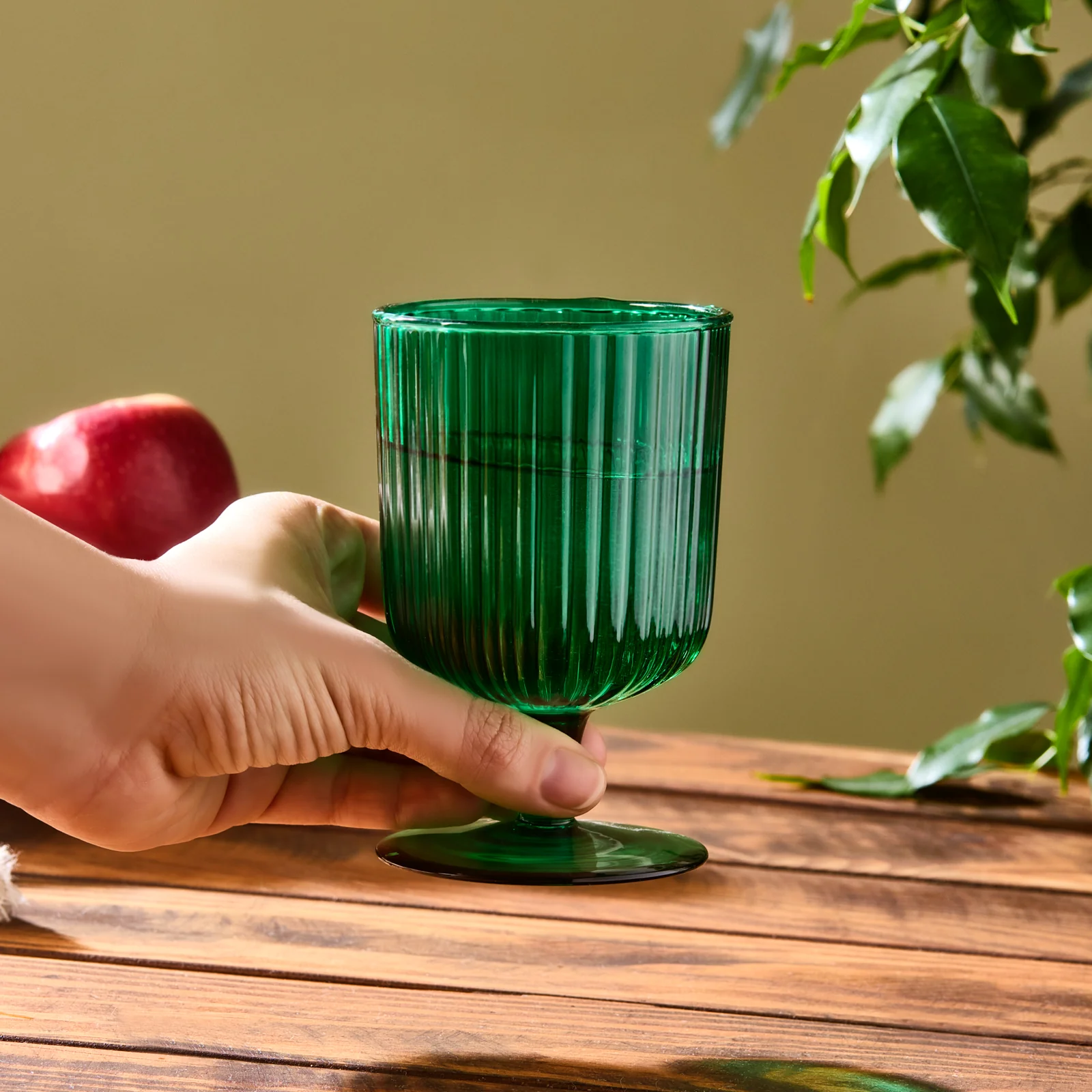 Karaca Zenith Wine Glass, 350ml, Emerald - Image 2