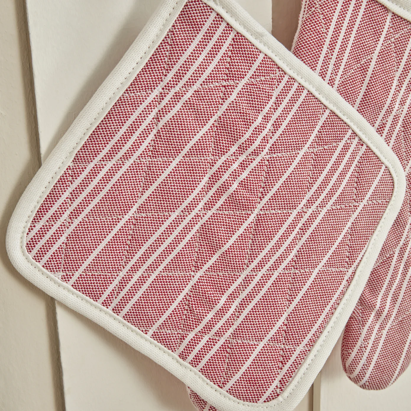Karaca Home Fabricia Kitchen Apron, 75x56cm, Red - Image 5