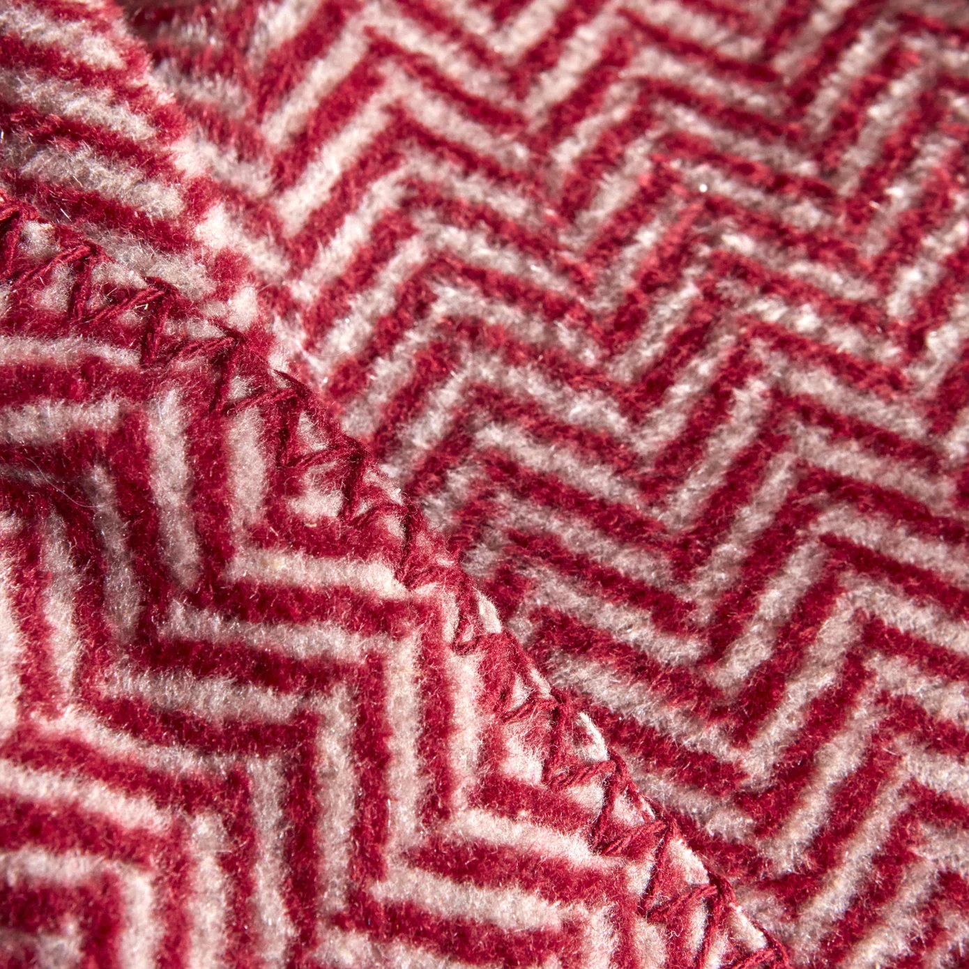 Karaca Home Sandra Herringbone Pattern Blanket, 200x220cm, Double, Burgundy - Image 6
