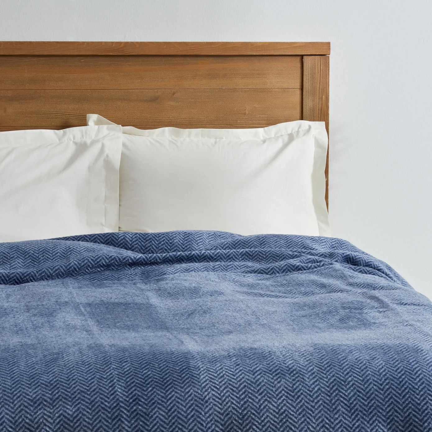 Karaca Home Sandra Herringbone Pattern Blanket, 200x220cm, Double, Indigo - Image 3