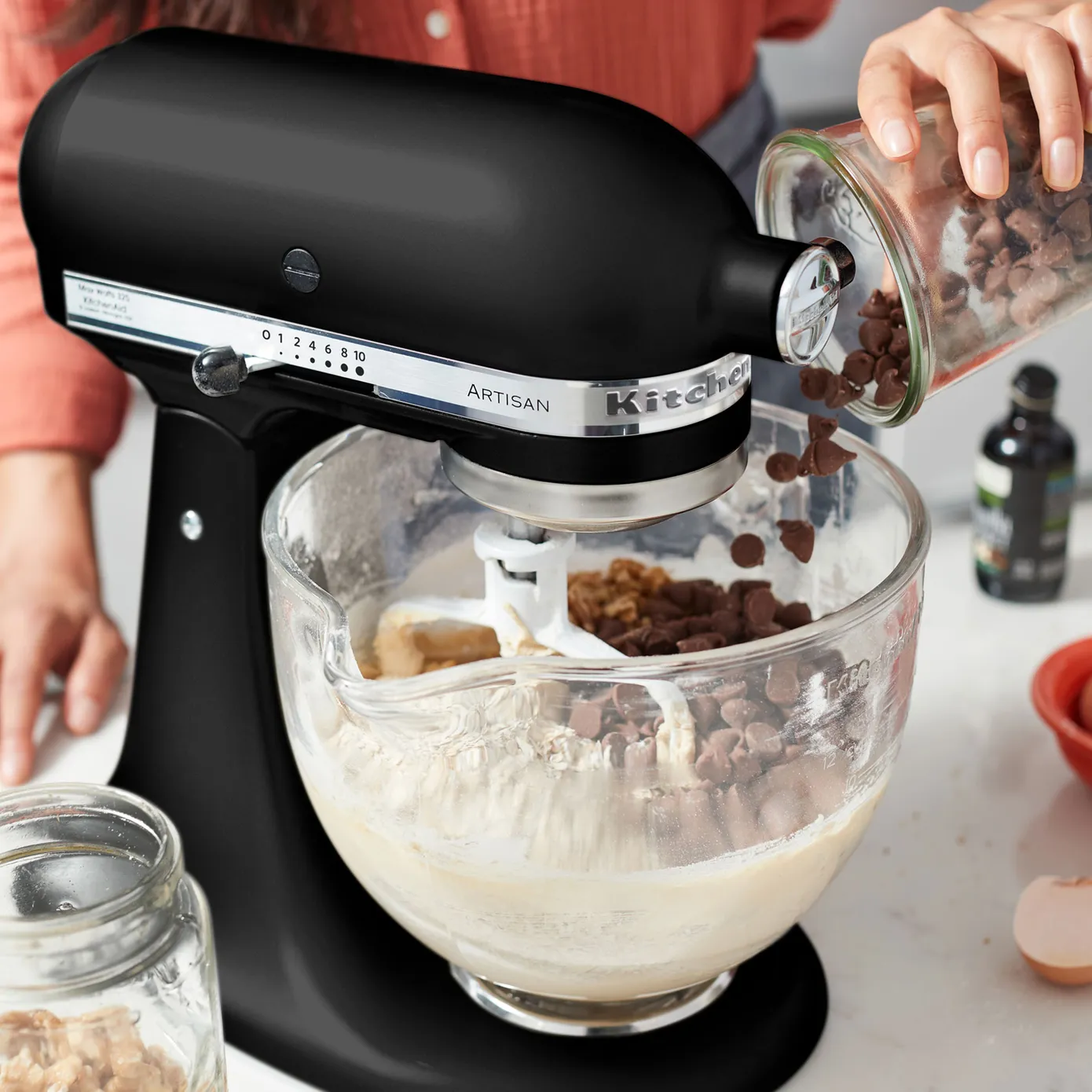 KitchenAid Artisan Tilt-Head Stand Mixer, 4.8L, 300W, Onyx Black - Image 3