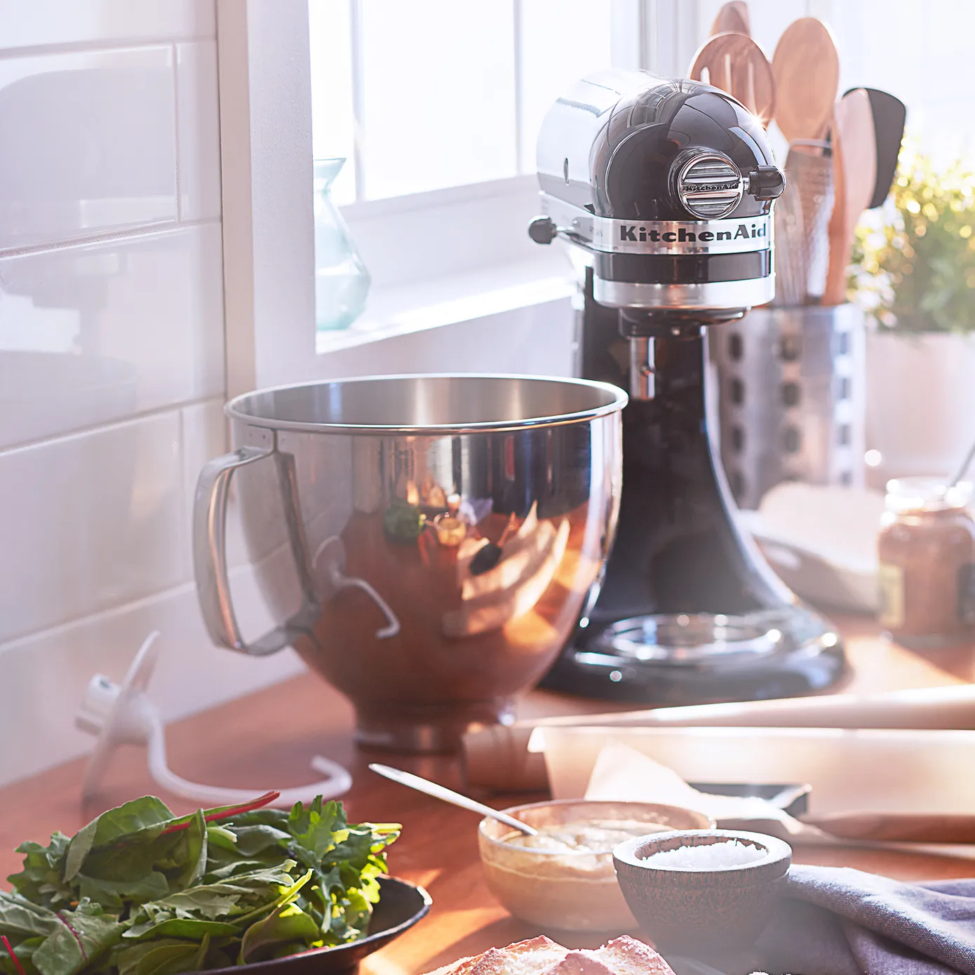 KitchenAid Artisan Tilt-Head Stand Mixer, 4.8L, 300W, Onyx Black - Image 4