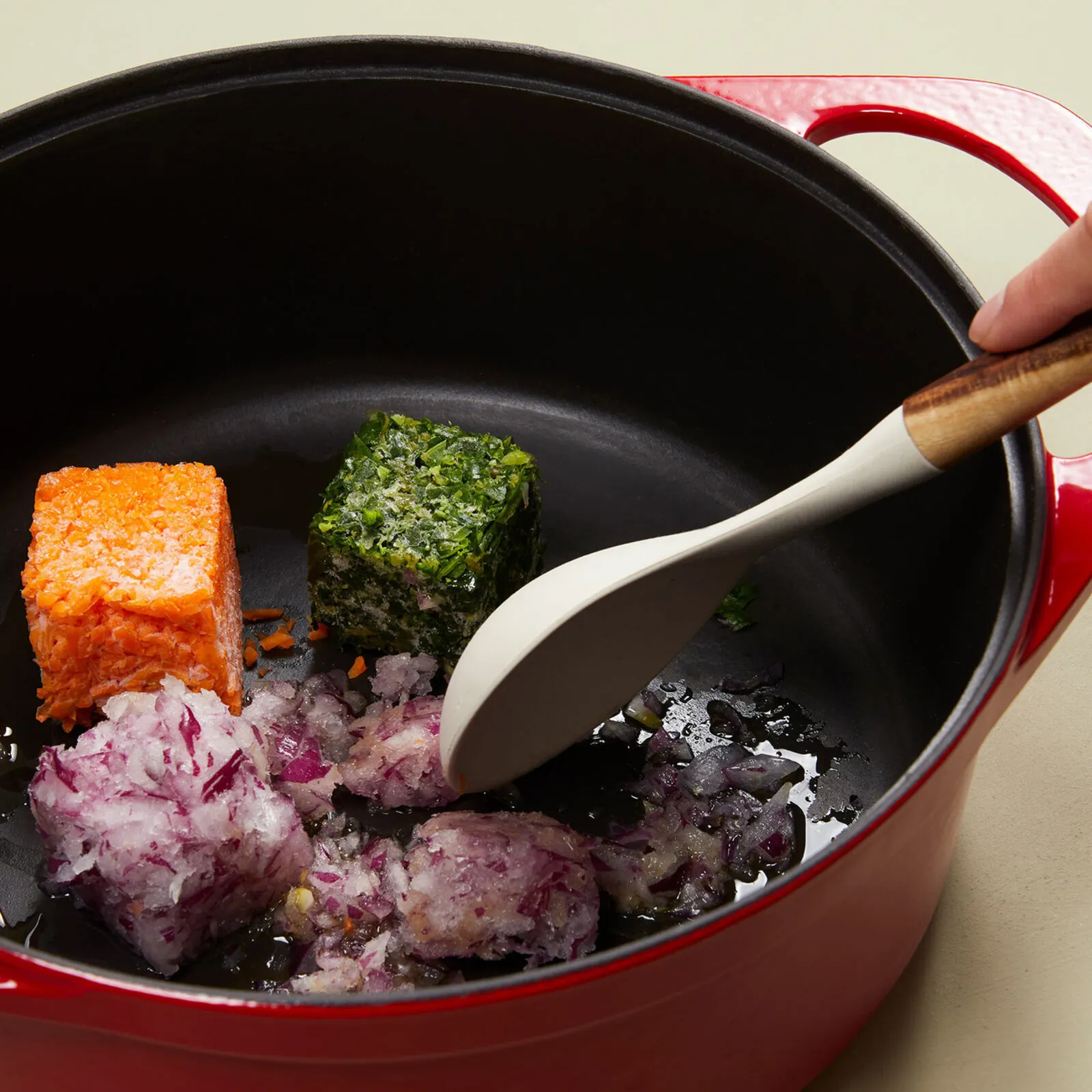 Pot Art Cast Iron Induction Stockpot with Lid, 28cm, Red - Image 3