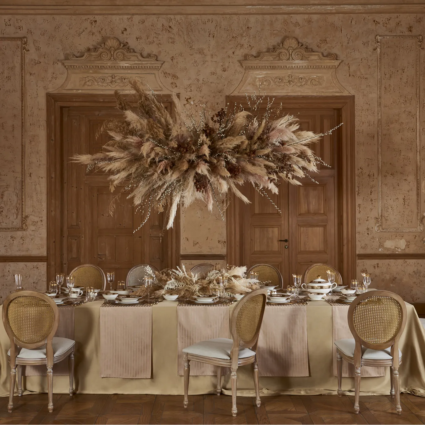 Weimar Friederike Of Hesse-Darmstadt 63-Piece Fine Bone China Dinner Set for 12 People, White Gold - Image 6